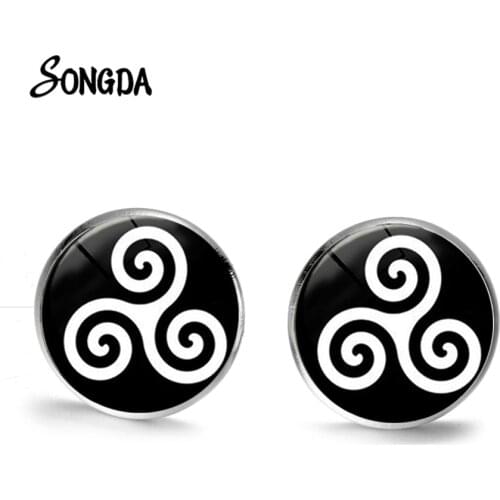 Hot Punk Teen Wolf Stud Earrings Triskele Triskelion Allison Argent Celtics Symbol Glass Round Gem Earring for Men Women