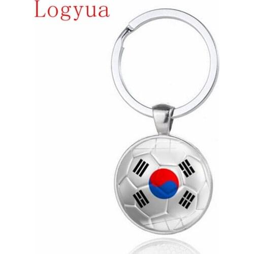 1pcs New 2018 Football Car Keychain Keyring For South Korea Japan Brazil Chile Colombia Mexico Switzerland Iran Flag