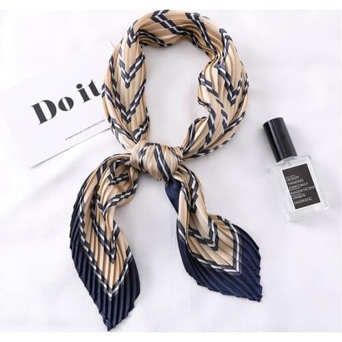 2020 New Square Chiffon Crinkle Scarf for Women Silk Neck Scarves Designer Striped Print Lady Pleated Scarfs Head Band