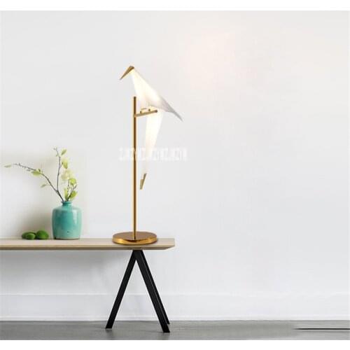 Creative Nordic Metal Art Table Lamp Home LED Table Lamp Simple Modern Living Room Bedroom Study Table Lamp 110V-220V 6W 8-15m2