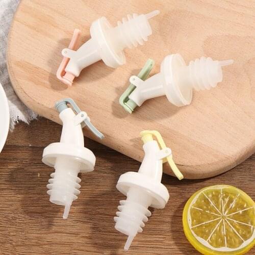 Oil Pourer Bottle Stopper Beer Bottle Cap Stopper Leak Proof Wine Pourers Tool Kitchen Press Type Plastic Pouring Nozzle