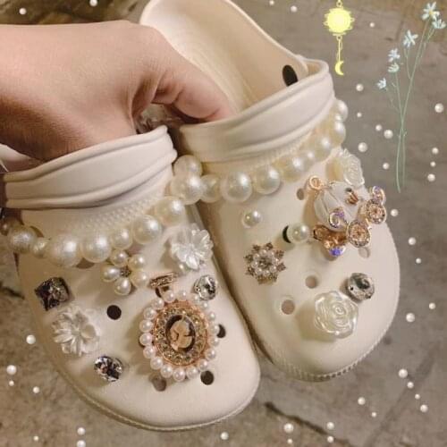 Hot Sale Croc Charms Fashion Pearl Rhinestone Crocs Charms Anime Vintage High Quality Shoe Charms Designer Charms for Girls
