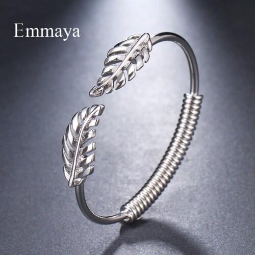 Emmaya Brand Fashion Charm Simple Multicolor metal Leaf Shape Round Bracelets For Women Popular Jewelry Wedding Party Gift
