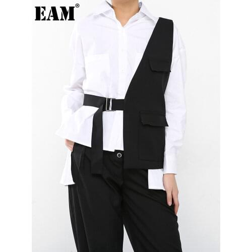 [EAM] Women Loose Fit Black One Side Buckle Spliced Vest New V-collar Sleeveless Fashion Tide Spring Autumn 2021 1Y95801