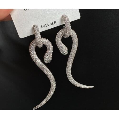 Trend Luxurious Snake Earrings Silver Color Personality Zircon For Women Jewelry Fashion Modern New Gift Green Eye Wedding Party