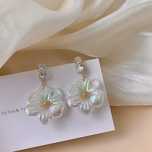 MWSONYA 2020 New Fashion Cute Shell Flowers Stud Earrings for Women Rhinestone Fashion Pendientes Jewelry Earrings Jewelry Gift