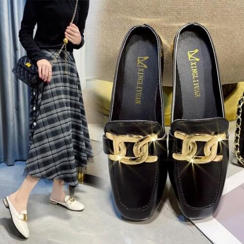 New Design Gold Chain Women Slipper Closed Toe Slip On Mules Shoes Round Toe Low Heels Casual Slides Flip Flop