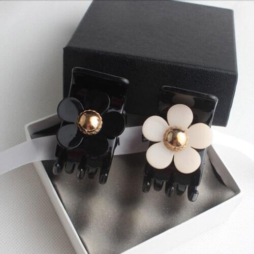 Acrylic Daisy Flower Small Hair Claw Clamp Hairpins 2021 New Cute Plastic Flower Hair Crab Wedding Hair Clip Barrette Wholesale