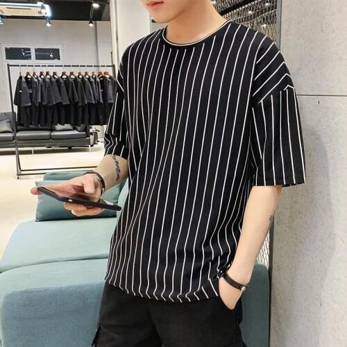 Hot Sale 2020 Middle-sleeved T-shirt Handsome New Vertical Stripe Tide Brand Casual Loose Hong Kong Style Short-sleeved Men
