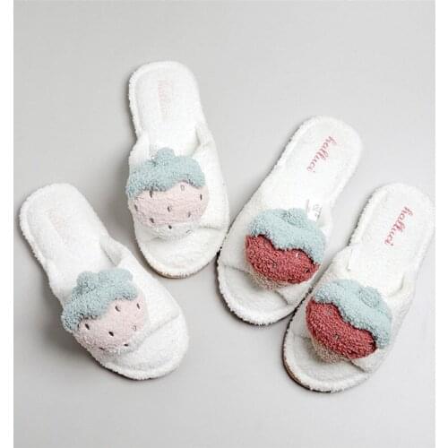 New Design Winter Home Cotton Slippers Cute Strawberry Indoor Flock Slides Girls Silent Anti-skid Sandals Furry Plush Slippers