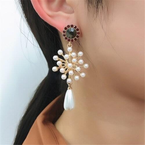 Early Han is 2021 trend fashion restore ancient ways set earrings snowflake shaped pearl temperament ear stud gift party