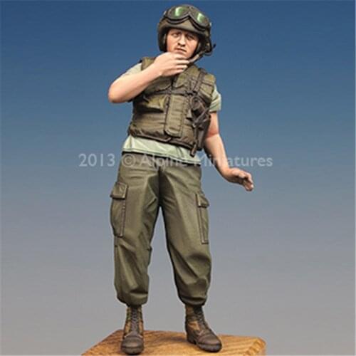 Vietnamese Tank Soldier Resin Figure 1/35 Scale Model Figure Resin Kit Colorless Self-Assembled Toy