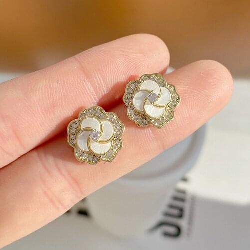 Romantic Jewelry Cubic Zircon CZ White Flower Stud Earrings for Women 14K Gold Plated Sweet Earrings