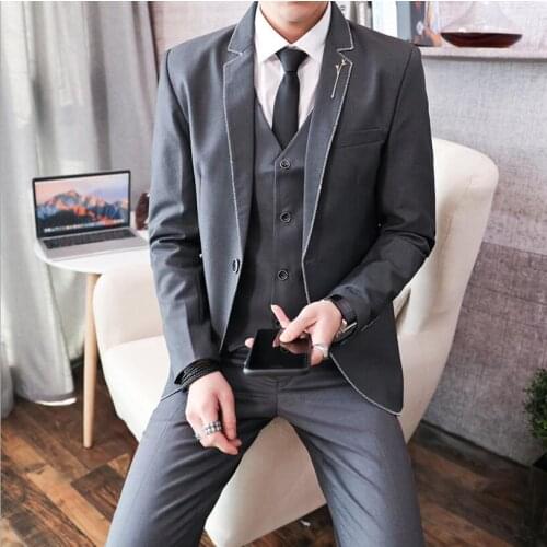 2021 Latest design Fashionable Groom Tuxedos Handsome Groomsmen grey Suits Fit Best Man Suit Wedding Men Suits Bridegroom coat