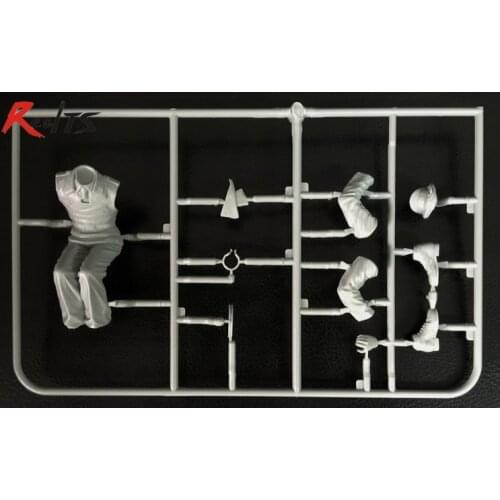 RealTS Classy Hobby MC16005 1/16 W.W.II German Panzer Crew (Commander)