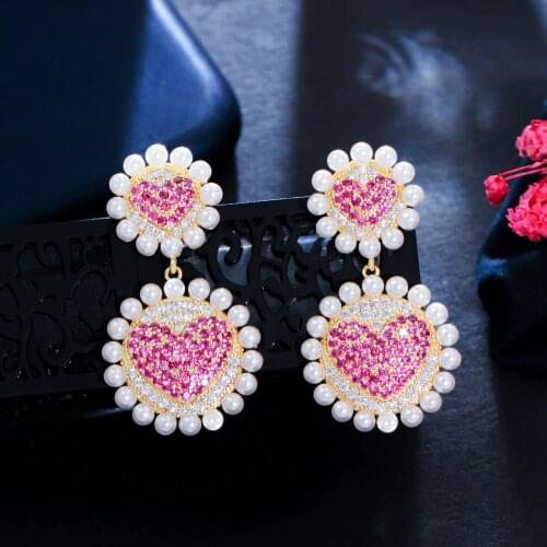 CWWZircons Hot Pink Heart Shape Imitation Pearl Cubic Zirconia Dangle Earrings for Women Engagement Wedding Dress Jewelry CZ937