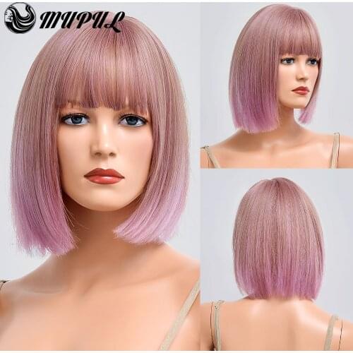 Short Pink Cosplay Straight Colored Hair Synthetic Wigs With Bangs For White Women Nutural Heat Resistant Daily Female Fiber Wig