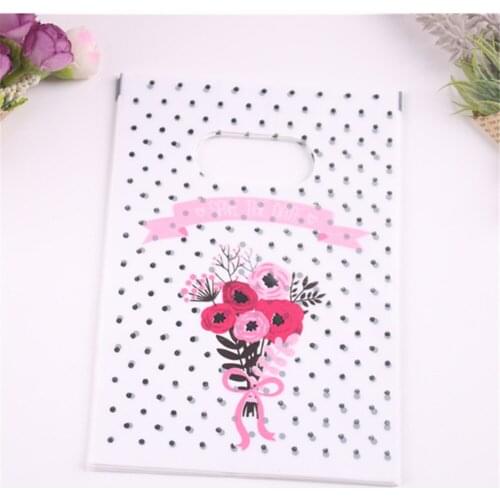 New Style Wholesale 100pcs/lot 13*18cm Luxury Package Bags With Flowers Plastic Wedding Candy Packing Favor Party Packaging