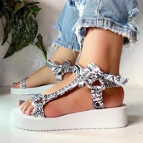 2021 New Women Summer Soft Slip Sandals Woman Buckle Strap Foam Sole Durable Sandals Ladies Outdoor Casual Beach Shoes