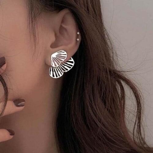 Vintage Elegant Hollow Butterfly Clip on Earrings for Women Girl Egirl Brincos Asymmetric Metal Wing Earing Boho Jewelry 2021