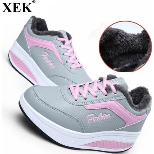 XEK 2017 Hot Sale Running Sneakers For Women With Fur Non Slip Thick Bottom Lady Wedges Plush Women Swing Outdoor Sneakers JH68