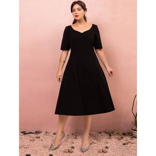 2021 New arrival Half Sleeves Black simple Elegant Cocktail Gowns back zipper Plus Size Cocktail Dress
