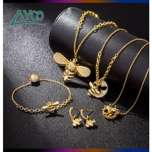 SWA Fashion Jewelry Charm New Bee Necklace Hollow Disc Fun Insect Clavicle Pendant Necklace Earring Bracelet Set Romantic Gift