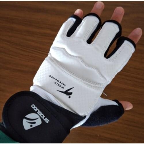2020 New Style WT Taekwondo Half Finger Palm Karate Boxing Gloves Mitts Sanda Taekwondo Palm Protector Gloves MMA for Adult Kids