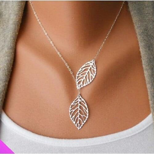 Wholesale 5 Hollow 2 Leaf Pendant Necklace Womens Jewelry Fashion Romantic Sweet Gifts Summer 2021 2 Colors