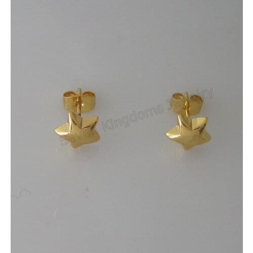 STAR SHAPED PLAIN SURFACE YELLOW GOLD COLOR PLATED STUD EARRING WIDTH 0.35" SMALL