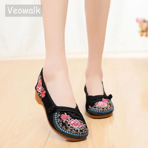 Veowalk Vintage Embroidered Women Canvas Old Beijing Shoes Ladies Casual Slip-on Ballet Flats Chinese Style Dance Costume Shoes