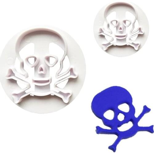 2pcs skull head Cartoon Doll Eye Shape Carving Mold Cooking Tools Fondant Biscuit Mold Cake Decorating Resin Candy