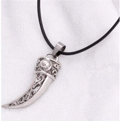 Stainless Steel Applied Men Retro Wolf Tooth Double Horn Necklace Crescent Moon Chokers Pendant Necklace For Women
