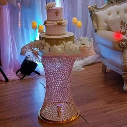 Golden crystal cake table