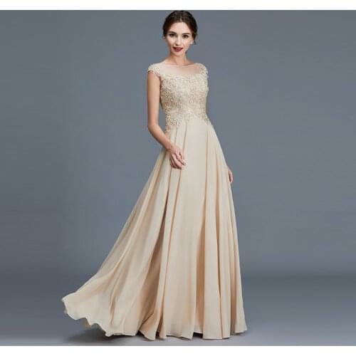 Graceful Champagne Lace Applique Cap Sleeve Mother of the Bride Dresses Illusion Boat Neck Wedding Party Gowns 2020