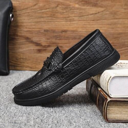 Business Mens Patent Leather Casual Shoes Luxury Mens Loafers Fashion Formal Dress Moccasins Party Non-Slip Driving Shoes Man