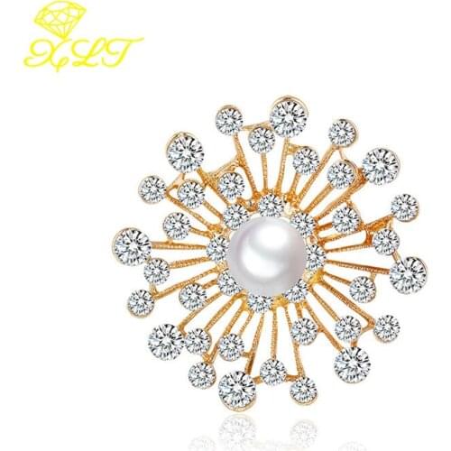 Korean Style Snowflake Ladies Brooch Geometric Diamond-studded Pearl Corsage Exquisite Flowers Creative Clothing Accessories