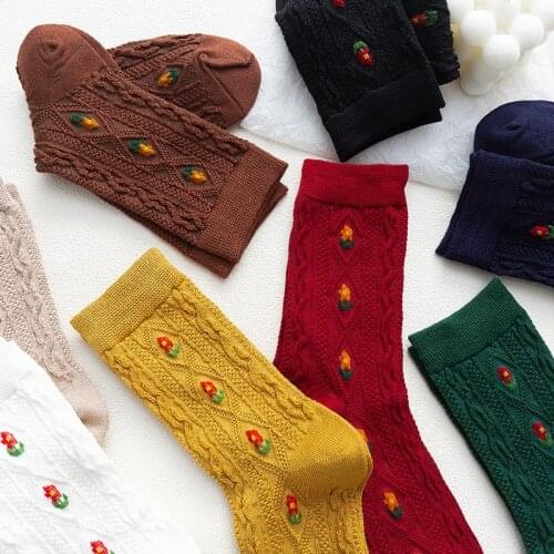 2020 Korean sweet Flowers Autumn Winter Cotton Casual Socks Warm Women Streetwear Cute Funny Socks Happy Twist Socks