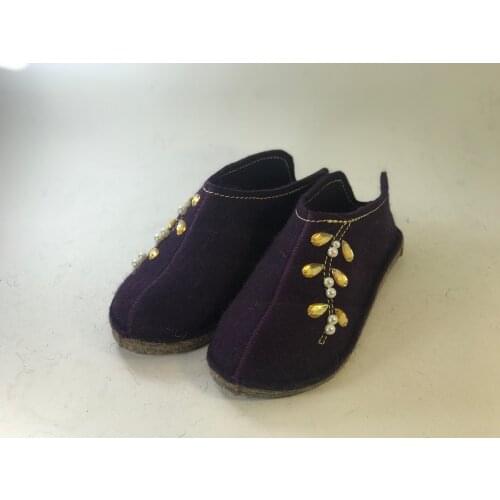 Традиция 210 Women's Slippers