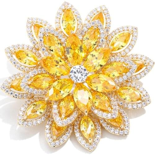 Elegant Zircon Lotus Brooches for Women Beautiful Flower Luxury Yellow Pink Crystal Brooch Pin Wedding Jewelry Accessories Gift
