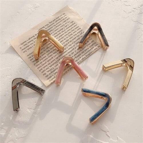 Chic V Shape Claw Clip Women Hair Clip Geometric Hair Clips Girls Hair Claw Hair Barrettes Fashion Hair Accessories