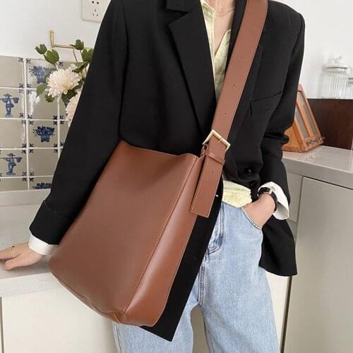 Women Bag Large Capacity Shoulder Bag Bag Female 2020 New Fashion Stylish Good Texture Versatile Bucket Bag Crossbo