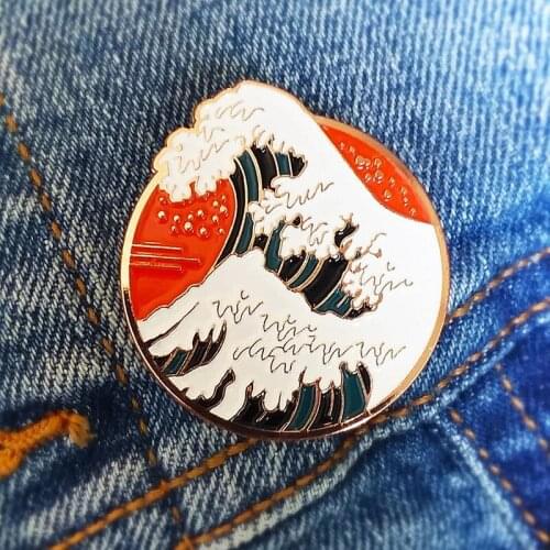 The Great Wave Off the Coast of Kanagawa Enamel Brooch Pin Hat Bag Lapel Pins Badges Women Mens Fashion Jewelry Accessories
