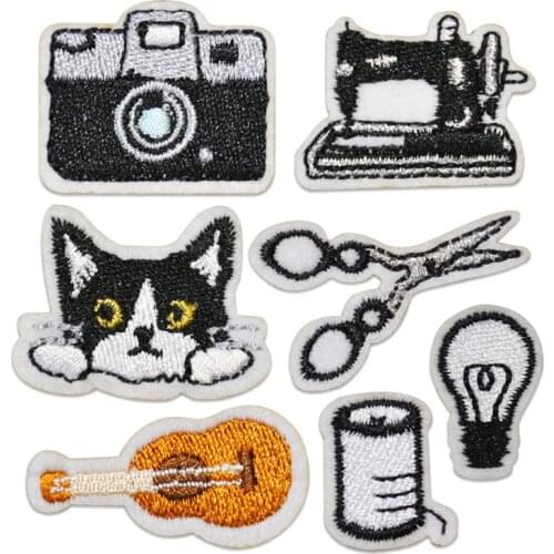 Cool Sewing Machine Tailor Scissors Embroidered Patches Iron On Red Heart Badges Clothing Trimming Appliques for Clothing Coats