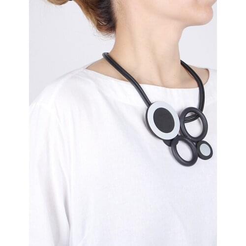 Unique Rubber Choker Necklace Womens Geometric Round Metal Pendant Necklaces Goth Ladies Body Decorations Clothes Accessories