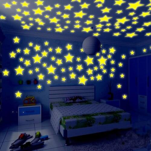 100 pieces / pack 3cm luminous toys luminous stars stickers Bedroom Sofa fluorescent paint toys PVC stickers childrens room