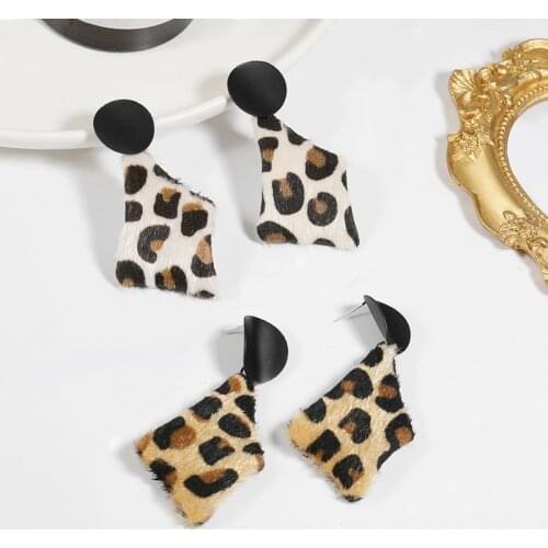 New Retro Plush Leopard Pattern Geometric Design Exaggeration Autumn And Winter Earrings Fashion Personality Jewelry Womens Ear
