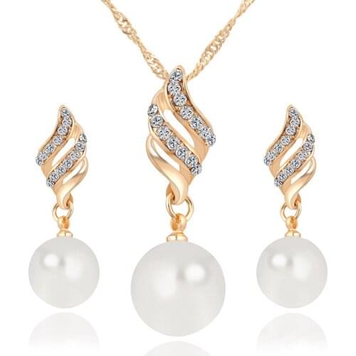 2020 Womens jewelry fashion crystal pearl necklace earring set chain Bridal wedding accessories wholesale