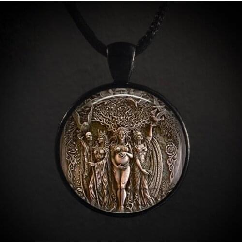 Fashion Wiccan Vintage Statue Of Triple Moon Goddess Magic Amulet Pendant Necklace Glass Jewelry Women Gift Choker