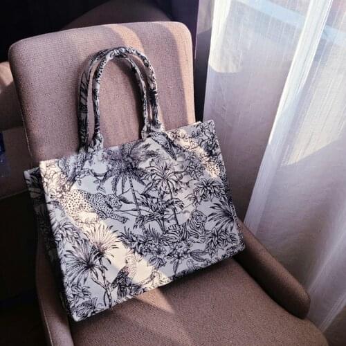 Jin Mantang Women's Beach Bags